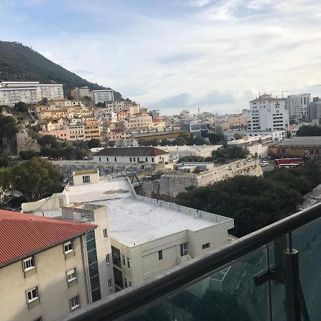 2 Bedroom 1 Bathroom Apt With Communal Pools In Ocean Village Gibraltar Exterior photo