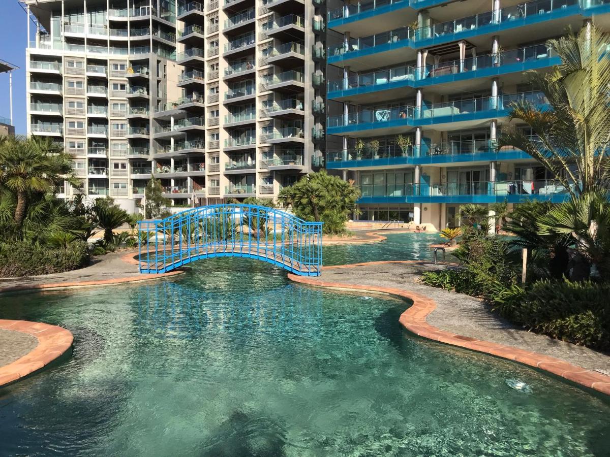 2 Bedroom 1 Bathroom Apt With Communal Pools In Ocean Village Gibraltar Exterior photo