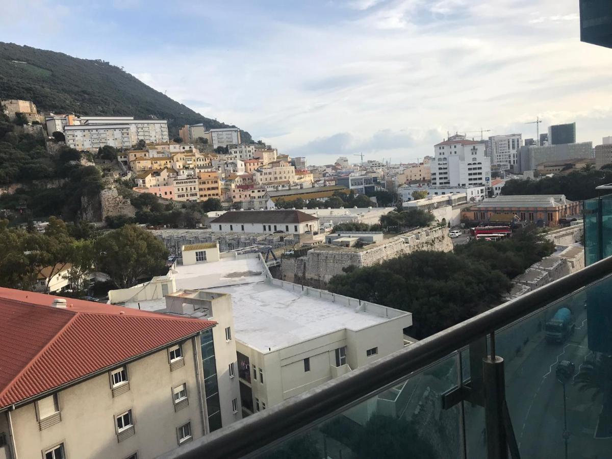 2 Bedroom 1 Bathroom Apt With Communal Pools In Ocean Village Gibraltar Exterior photo