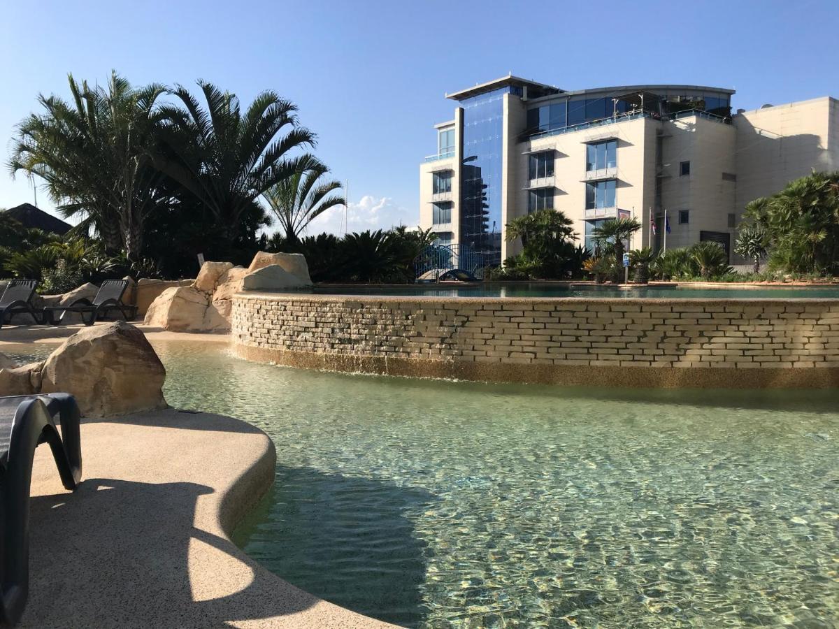 2 Bedroom 1 Bathroom Apt With Communal Pools In Ocean Village Gibraltar Exterior photo